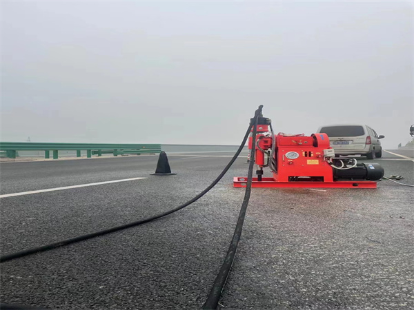 泉港马路路基路面开裂下沉注浆加固灌浆