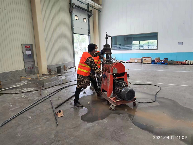 泉港厂房地面下沉塌陷注浆加固施工